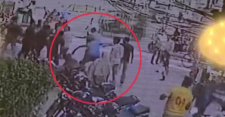 সাংবাদিকদের ওপর হামলার ফুটেজ